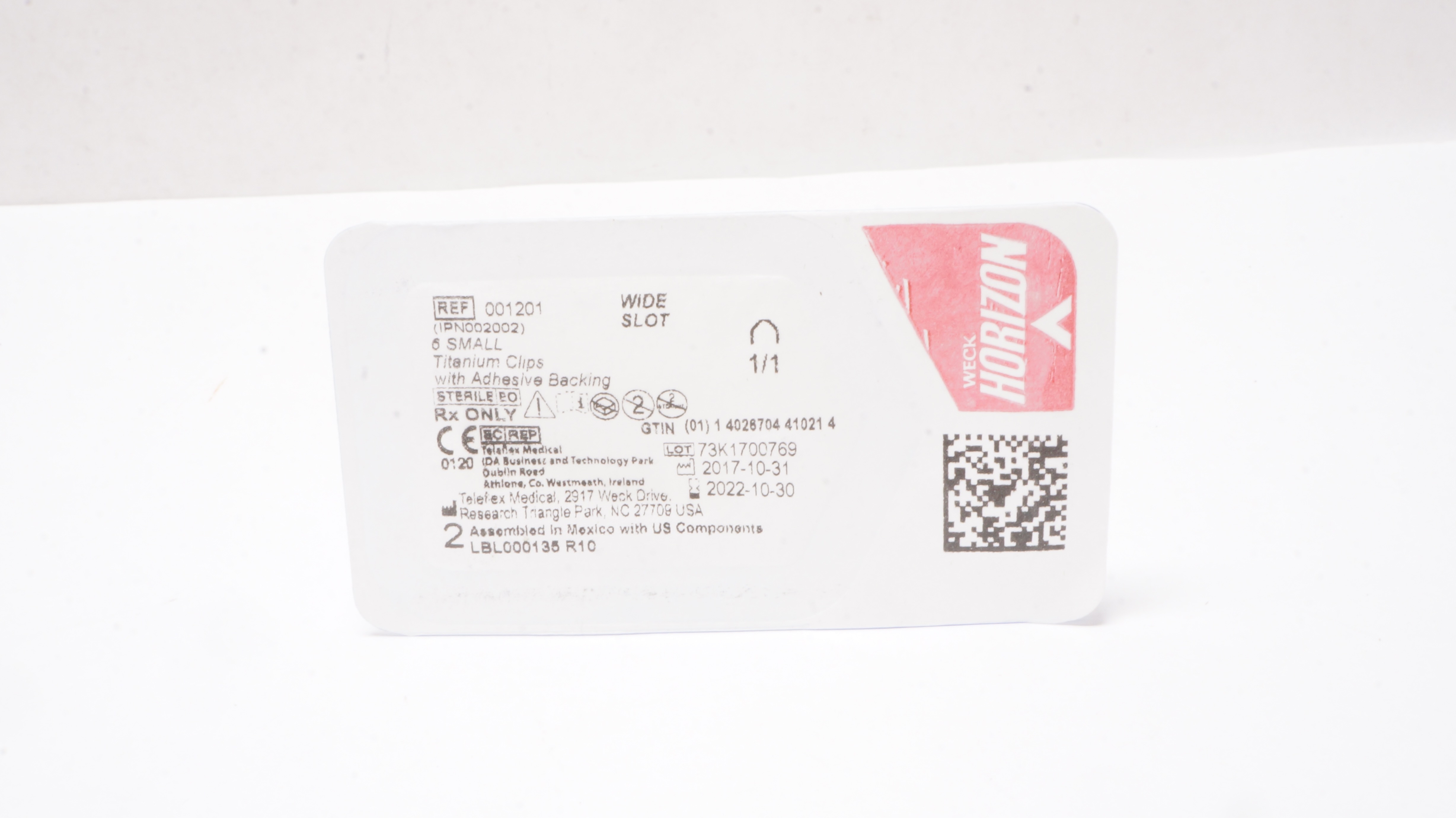 Teleflex 001201 Weck Horizon 6 Small Titanium Clips with Adhesive Backing (x)