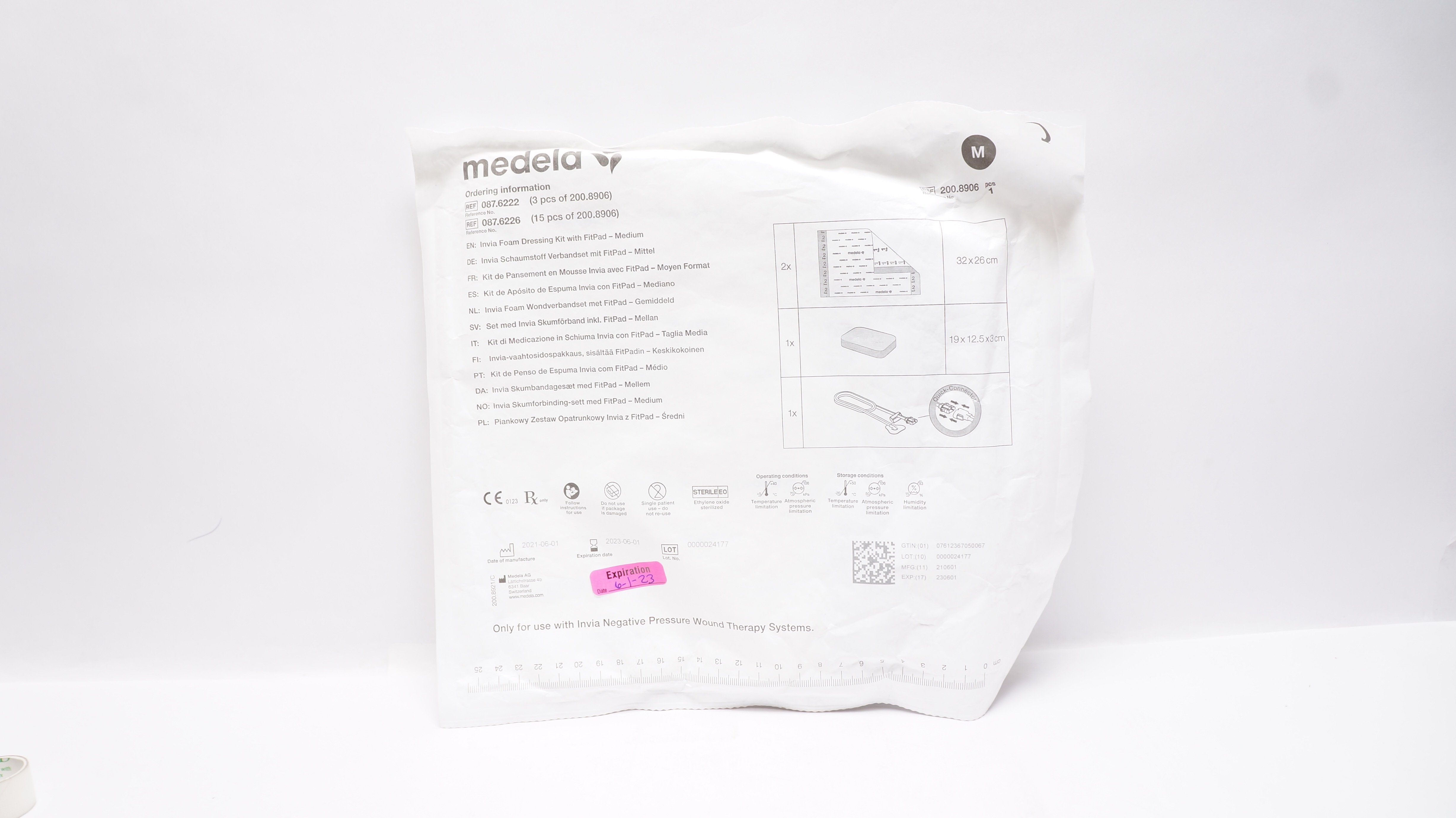 Medela 200.8906 Invia Foam Dressing Kit w/FitPad Medium 32x26cm 19x12.5x3cm (x)